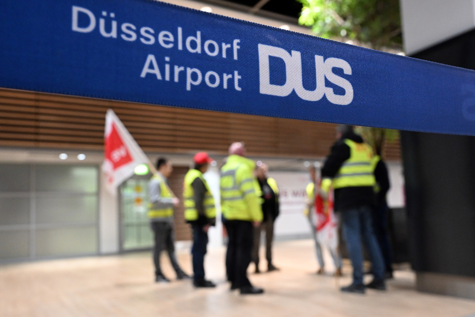 Am Freitag waren an den Flughäfen in Düsseldorf und Köln/Bonn aufgrund eines Warnstreiks insgesamt Hunderte Flüge ausgefallen.