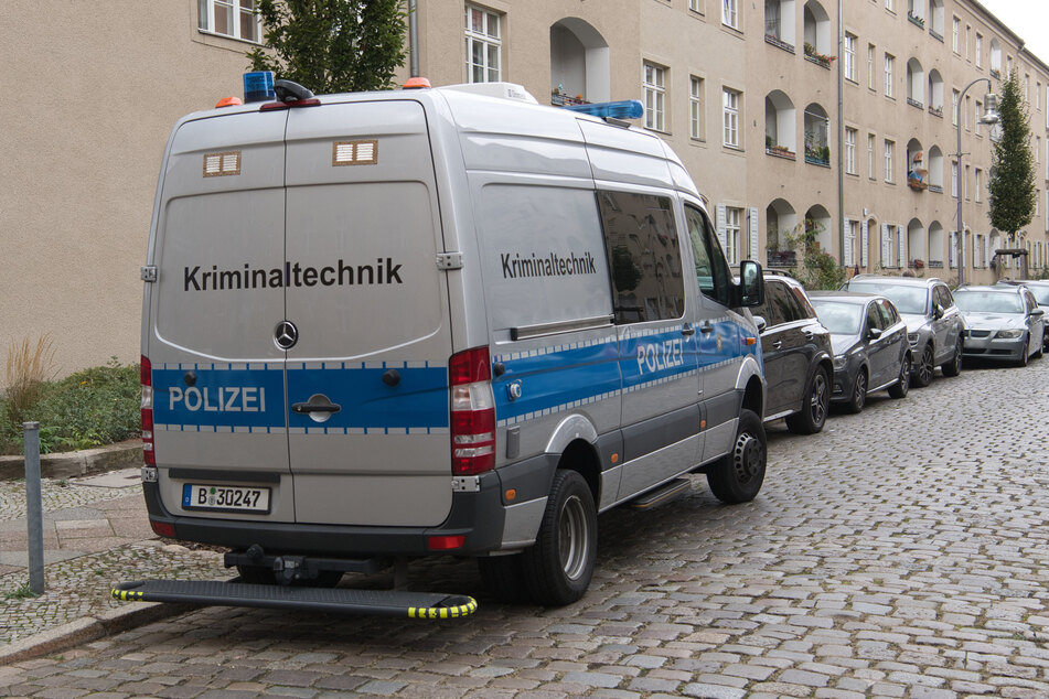 Berlin: Familien-Drama in Köpenick? Mädchen und Frau tot, Mann schwer verletzt