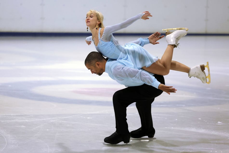 Aljona Savchenko (39) und Robin Szolkowy (44) harmonieren auf dem Eis wieder blendend.