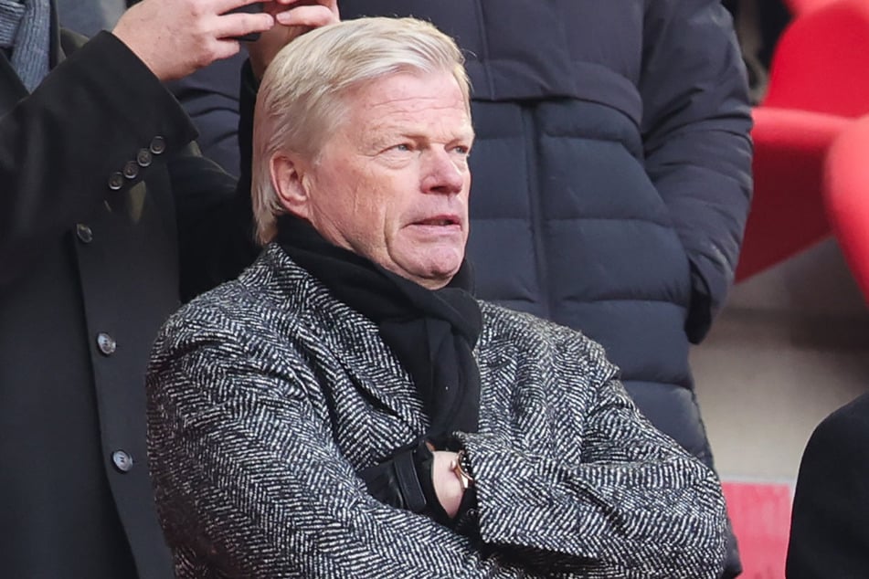 Ex-Keeper Oliver Kahn (56) schaut mit strengem Blick nicht nur auf die Bayern sondern auch auf die Bundesliga.