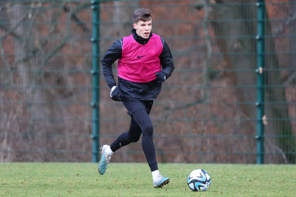 Finn Hetzsch (19), hier im Training, feierte nach langer Zwangspause beim Test gegen Hertha sein Comeback.