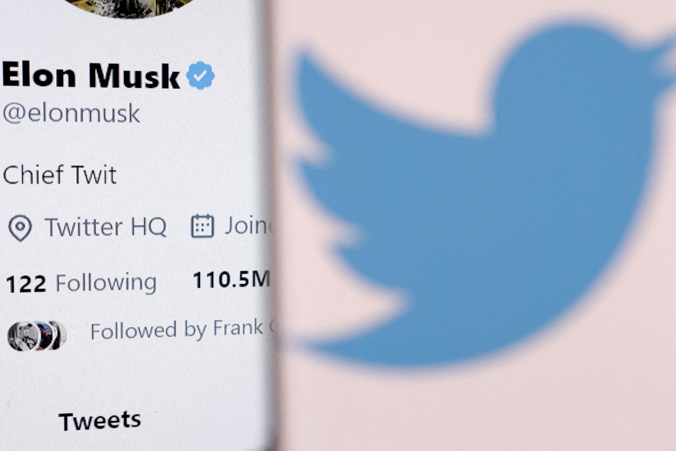 Several of Twitter's top privacy and compliance officers have quit amid Elon Musk's takeover.