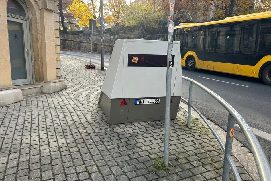 Dieser Superblitzer steht derzeit an der Kreuzung Altplauen/Zwickauer Straße.