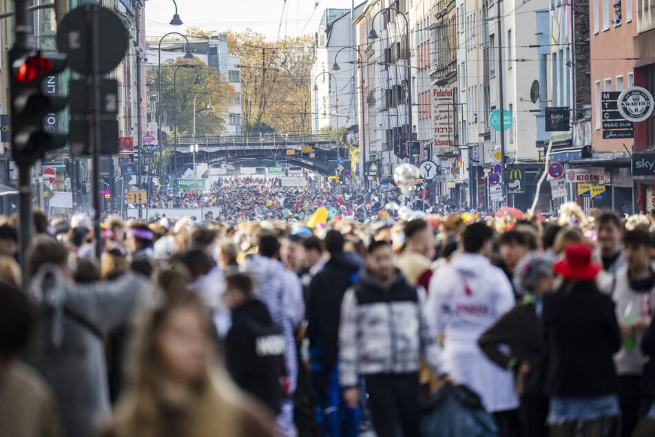 Schon am Vormittag wurden diverse Hotspots wegen Überfüllung geschlossen.