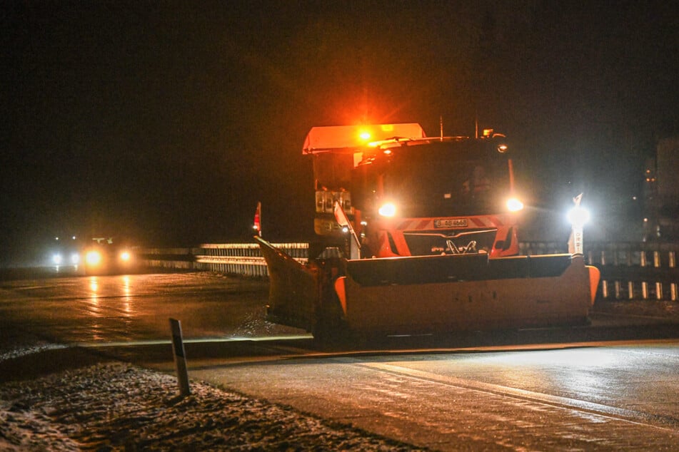 Der Winterdienst ist seit 4 Uhr wieder unterwegs.
