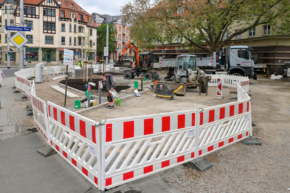 Hier auf dem Trachenberger Platz in Pieschen baut die Stadt auch eine neue "Zapfsäule" für frisches Wasser.