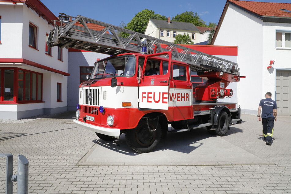 Historisch wertvoll und immer noch fleißig im Dienst: die IFA-Drehleiter der Feuerwehr Lunzenau von 1969.