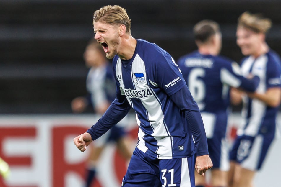 Marton Dardai (23) hat sich aus dem Formloch herausgekämpft.