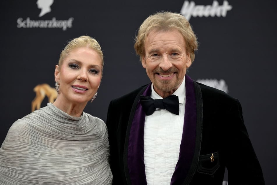 Thomas Gottschalk (76) feiert mit seiner Karina auf der Wiesn.