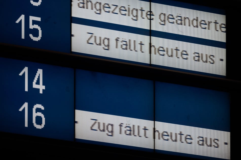 Bis Mitte Dezember wird es in den Abendstunden bei der RB37 und der RB41 immer wieder zu Zugausfällen kommen. (Symbolfoto)
