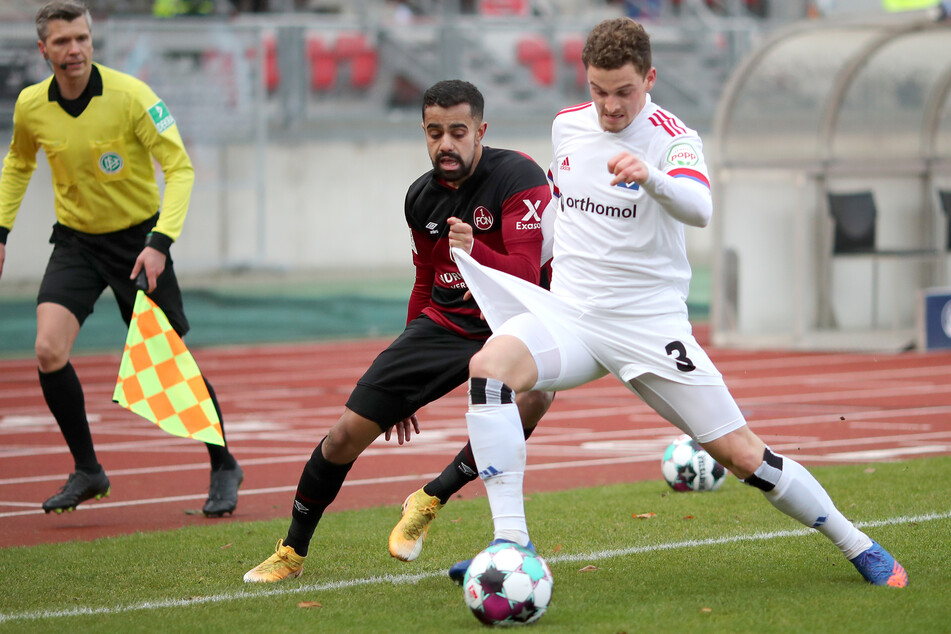 Defensiv-Allrounder Moritz Heyer (r.) wird den verletzten Leistner wohl in der HSV-Innenverteidigung ersetzen. (Archivfoto)