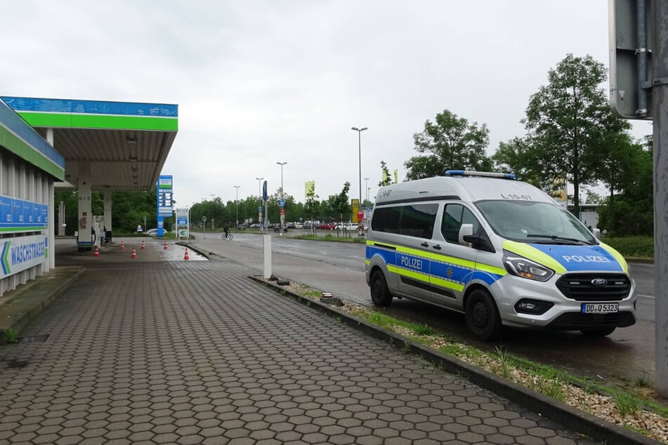 Die Polizei ermittelt im Leipziger Stadtteil Grünau, nachdem sich ein Mann selbst angezündet hat.