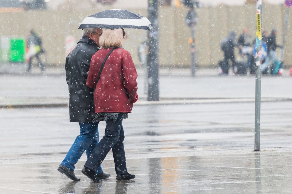 Das Wetter in Berlin und Brandenburg bleibt nass. (Symbolbild)