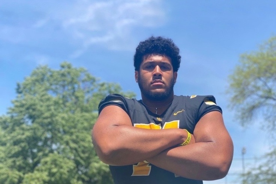 Kadyn Proctor is the No. 1 high school offensive lineman in the nation.
