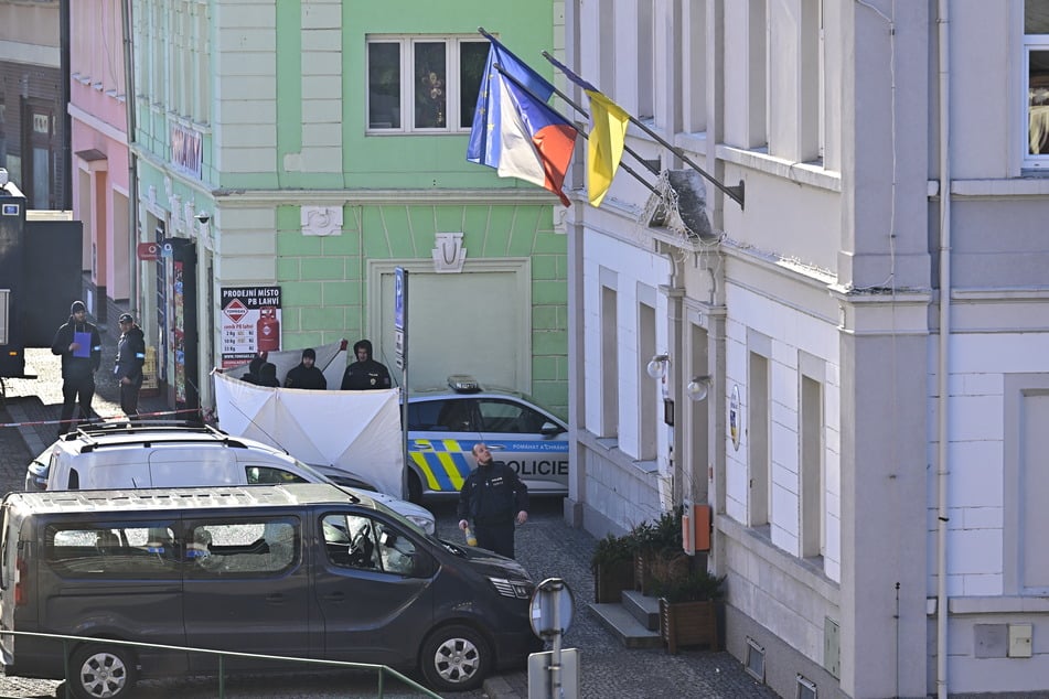Die tschechische Polizei hat am Montagvormittag einen Attentäter im Gemeindebüro der Stadt Chřibská ausgeschaltet.