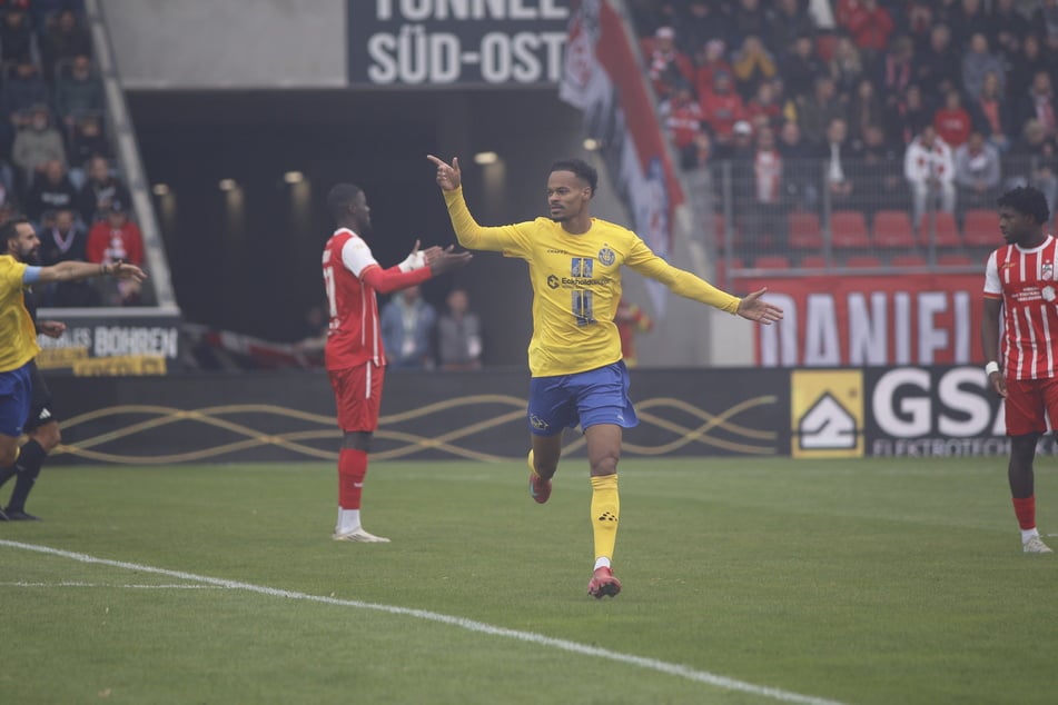 Ayodele Adetula sorgte für das frühe 1:0 von Lok Leipzig gegen Erfurt.