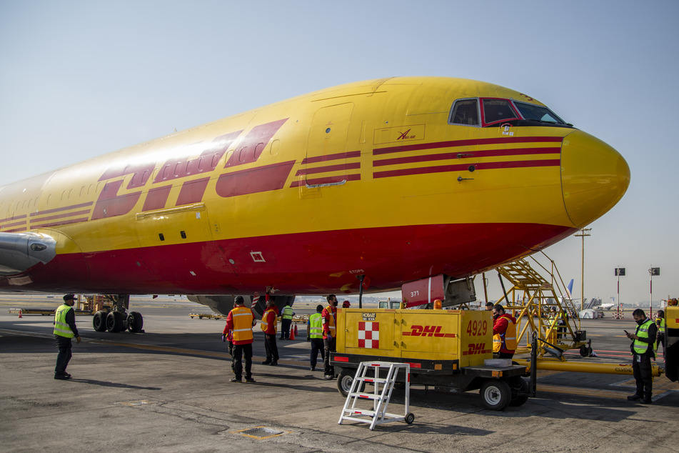 Ein Flugzeug von DHL.