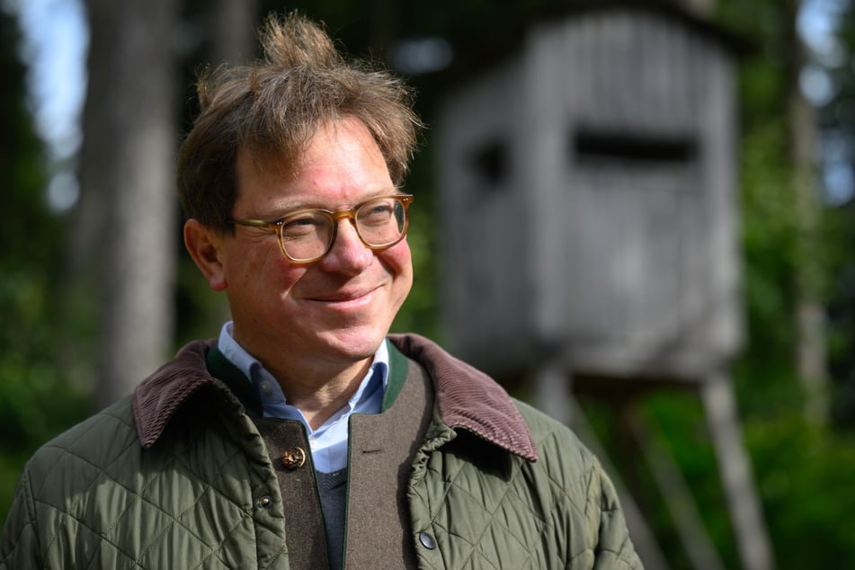 Landwirtschaftsminister Georg-Ludwig van Breitenbuch (54, CDU) sieht vorerst keine Chance für die Ansiedlung von Bären und großen Raubkatzen in Sachsens Wäldern.