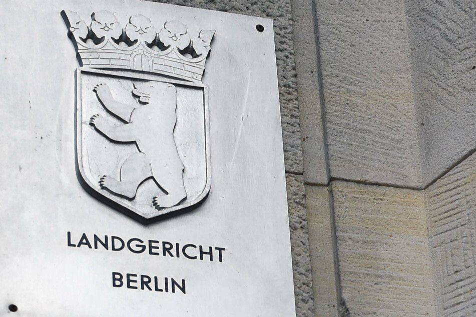 Ab Mittwoch muss sich ein Berliner Polizeikommissaranwärter nach einer beinahe tödlichen Messerstecherei vor dem Landgericht verantworten.