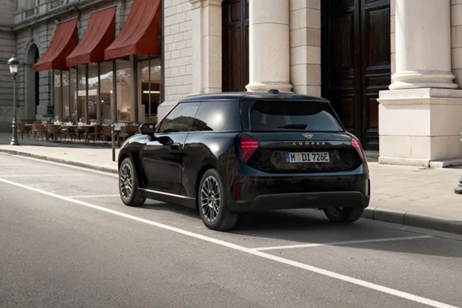 Abbildung zeigt Sonderausstattungen.