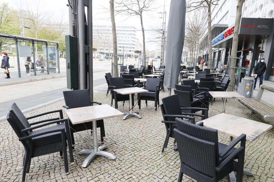 In Chemnitz ist die Außengastronomie noch nicht wieder geöffnet, aber dafür in anderen sächsischen Großstädten. Ab Juni ist auch die Öffnung von Cafés und Restaurants im Innenbereich denkbar.