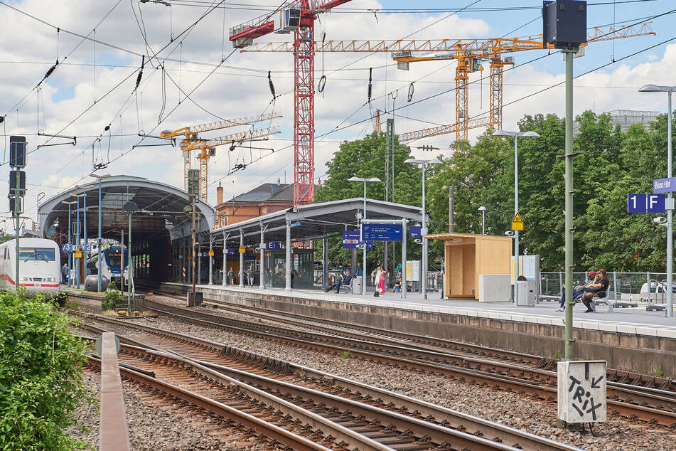 Der Bonner Hauptbahnhof ist für seinen zahlreichen Baustellen und Zugausfälle berüchtigt. Ab 5. August werden von hier deutlich weniger ICE's nach Berlin abfahren.