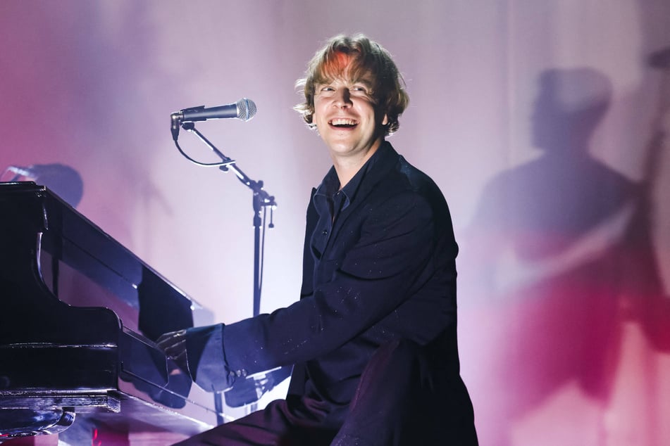 Tom Odell (34) bei einem Konzert in Mailand.