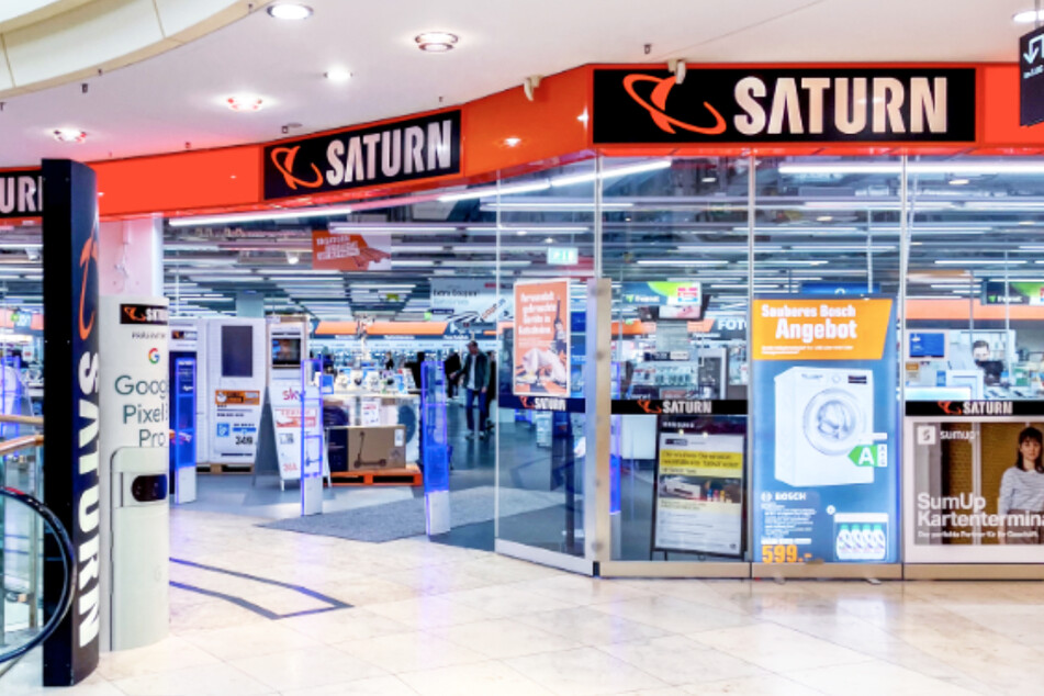 Saturn Dresden - in der Altmarkt-Galerie, Webergasse 1.
