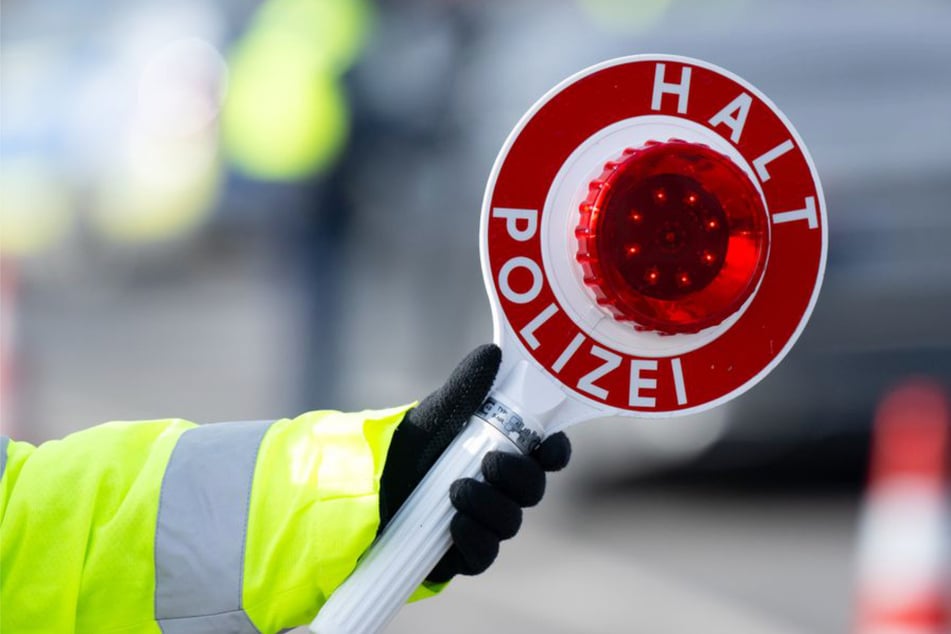 Leipzig: Moped-Fahrer (16) haut aus irrem Grund vor der Polizei ab