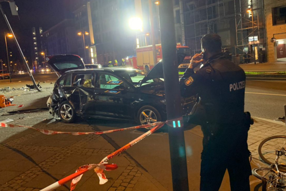 Frankfurt: Wer hat etwas gesehen? Polizei hofft auf Zeugen nach schwerem Verkehrsunfall in Frankfurt