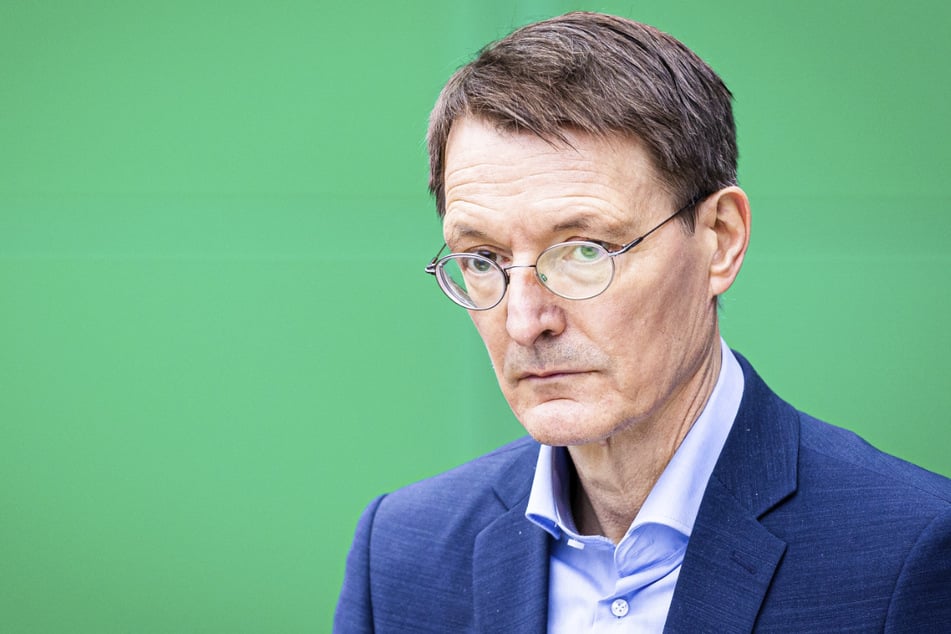 Bundesgesundheitsminister Karl Lauterbach (58, SPD) vermutet radikale Impfgegner hinter dem Angriff. (Archivbild)