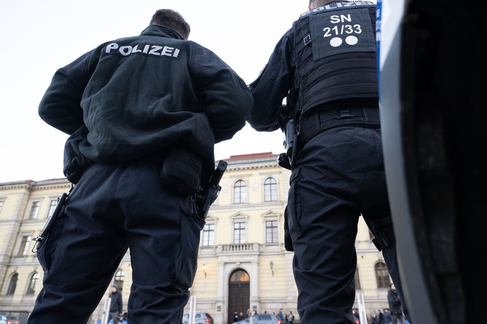 So viele Überstunden haben Polizisten in Sachsen!