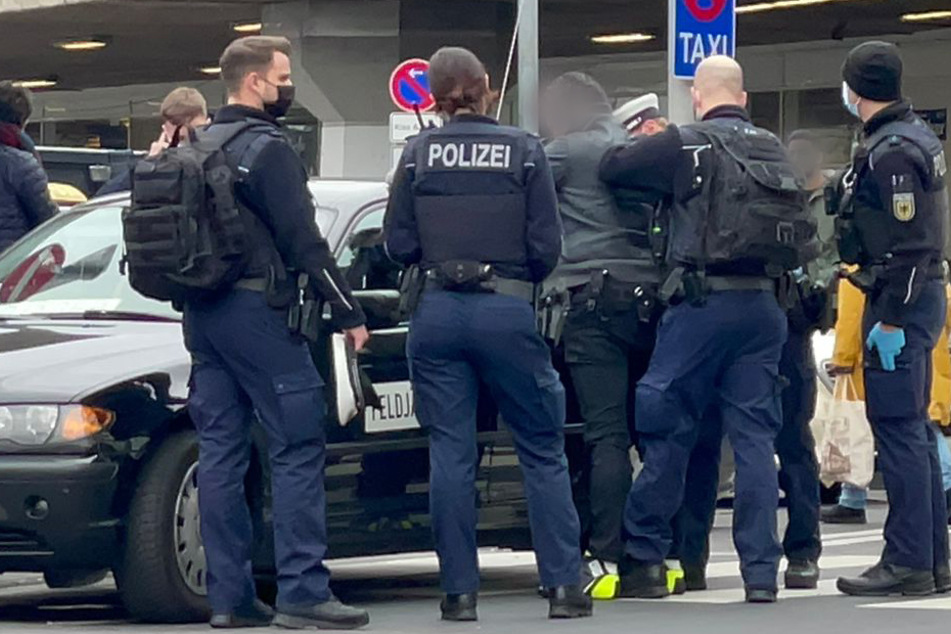 Die Bundespolizei konnte den falschen Feldjäger der Bundeswehr am Kölner Hauptbahnhof vorläufig festnehmen.