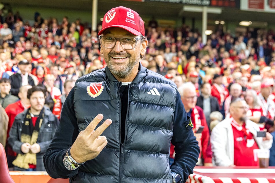 Pele Wollitz hat gut lachen, kann auf sein zuletzt angeschlagenes Trio zurückgreifen.
