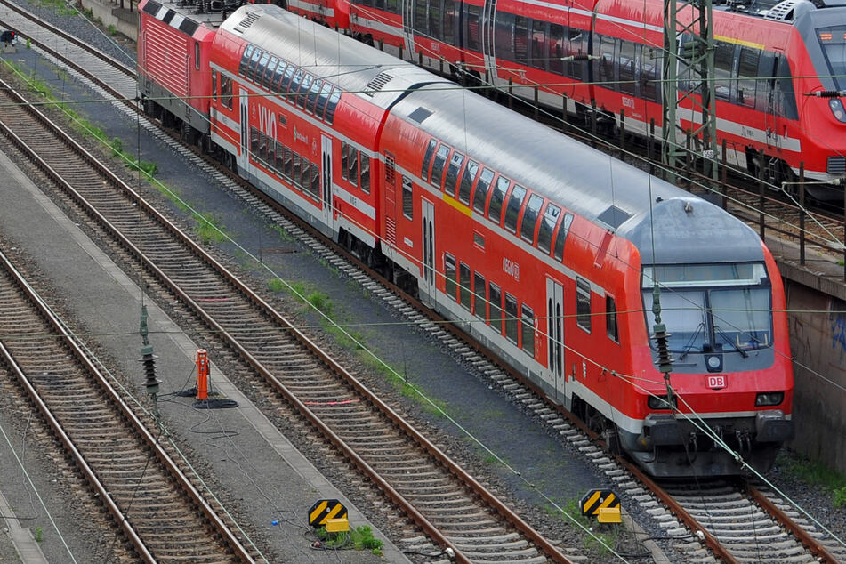 Von der Störung ist die S-Bahn-Linie S3, sowie die Regionalzüge RE3 und RB30 betroffen. (Symbolbild)