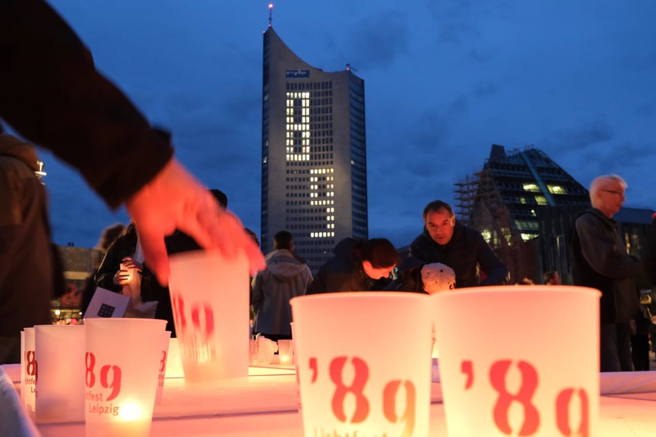 Das Leipziger Lichtfest feiert in diesem Jahr 35 Jahre Wiedervereinigung. (Archivfoto)