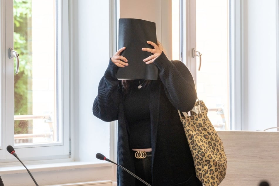 Was für ein Drama! Junge Mama soll ihr Baby versehentlich im Schlaf getötet haben