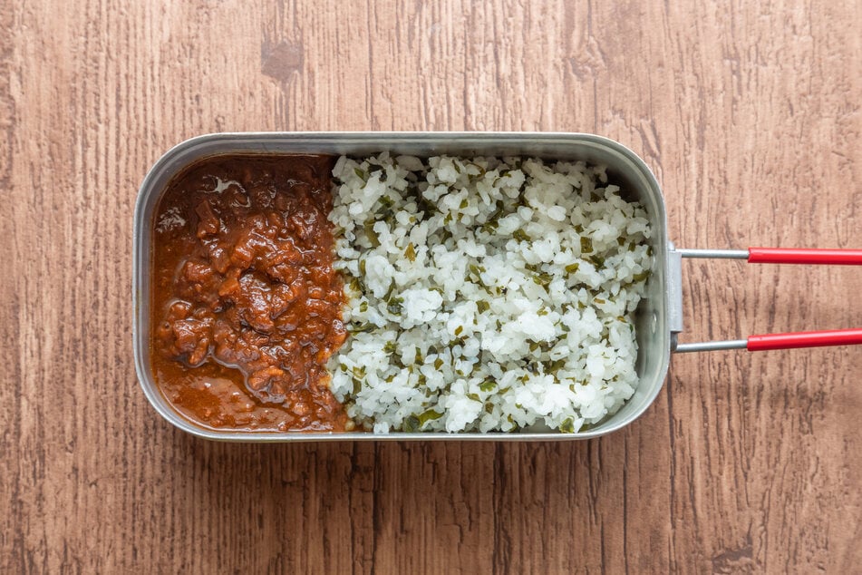 Wer keine Lust mehr auf Gulaschsuppe hat, sollte Gyrossuppe mit Reis probieren.