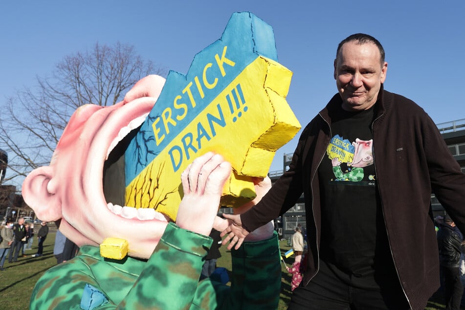 Köln: Rosenmontag am Rhein: Wagenbauer Jacques Tilly enthüllt seinen Putin-Wagen