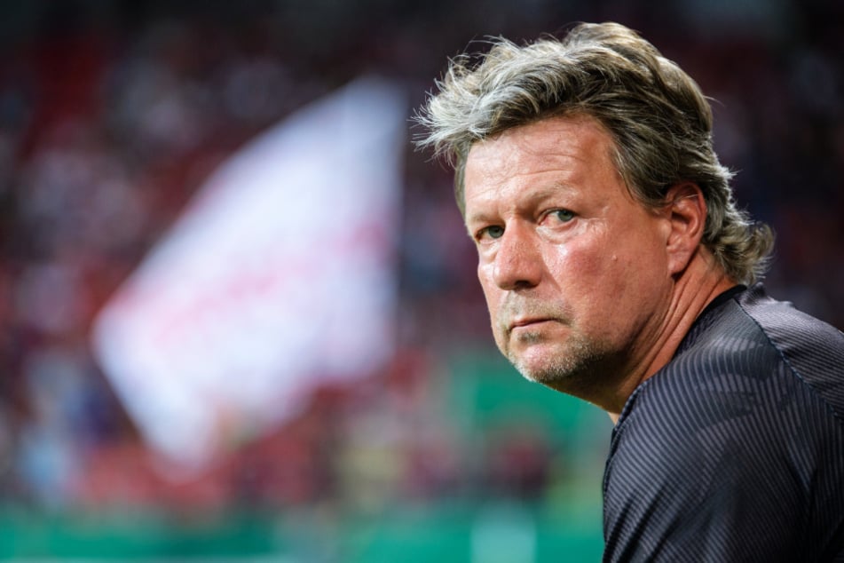 FCK-Coach Jeff Saibene und die Roten Teufel verpassten gegen Magdeburg den erhofften Heimsieg. (Archivbild)