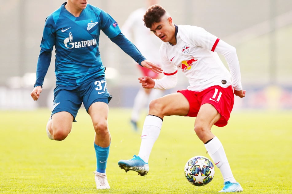 The Spanish U17 international Hugo Novoa (r.) Gave RB Leipzig a 2-1 lead at Dynamo Dresden.  (Archive image)