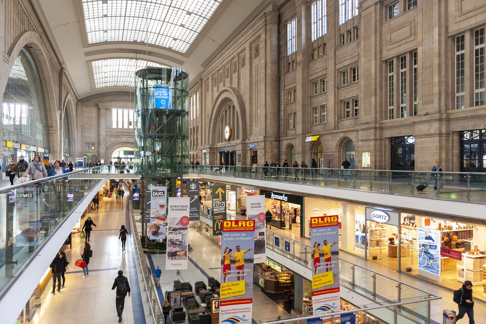 Am Freitag versuchte eine Frau am Hauptbahnhof, Schmuck mitgehen zu lassen. (Archivfoto)