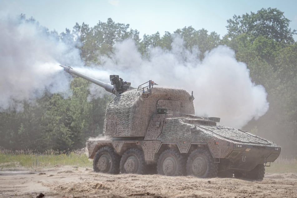 Sie lernen beispielsweise Panzerfahren.