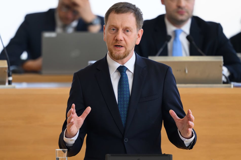 Verbreitete in seiner ersten Regierungserklärung der neuen Legislatur demonstrativ Hoffnung - insbesondere mit Blick auf VW: MP Michael Kretschmer (49, CDU).