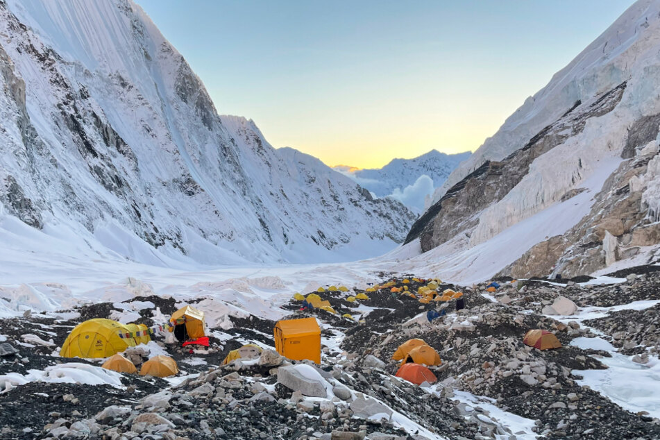Blick auf das Camp 2 am Mount Everest am 8. Mai 2021. In dieser Frühlingssaison sind schon vier Menschen an dem 8849 Meter hohen Berg ums Leben gekommen.