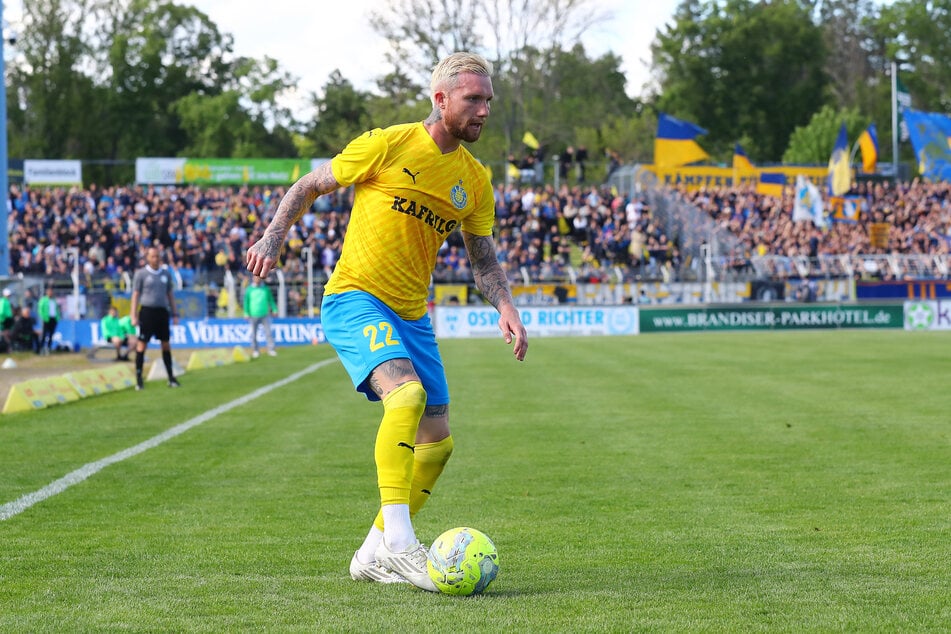 Jan Löhmannsröben (33) ist der vielleicht der schillerndste Name der Liga. Statt für Lok wird er in der neuen Saison wieder für den HFC auflaufen.