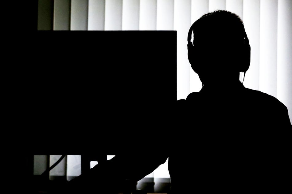 Die Polizei führte mehrere Durchsuchungen und Vernehmungen durch. (Symbolbild)