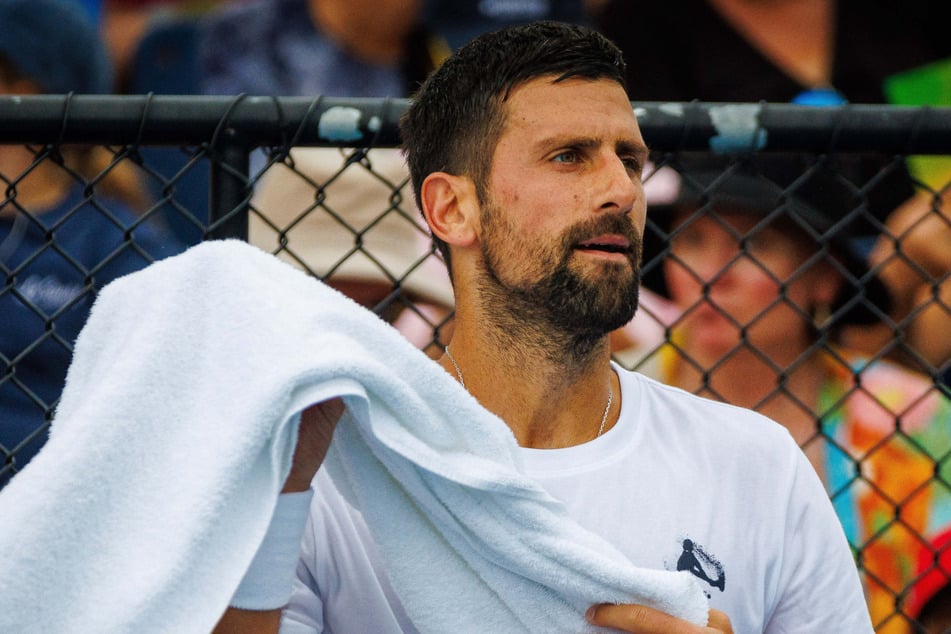 Erhebt schwere Vorwürfe gegen die damalige australische Regierung: Tennis-Superstar Novak Djokovic (37).