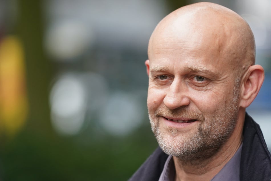 Jürgen Vogel spricht über den Tod seiner Serienkollegin: "Wir vermissen sie alle ganz doll"