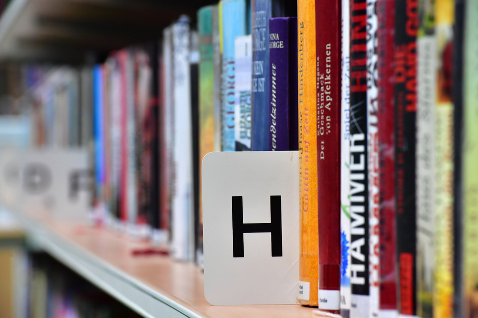In Köln wird die Universität die Arbeitsplätze in den Bibliotheken wieder öffnen (Symbolbild).